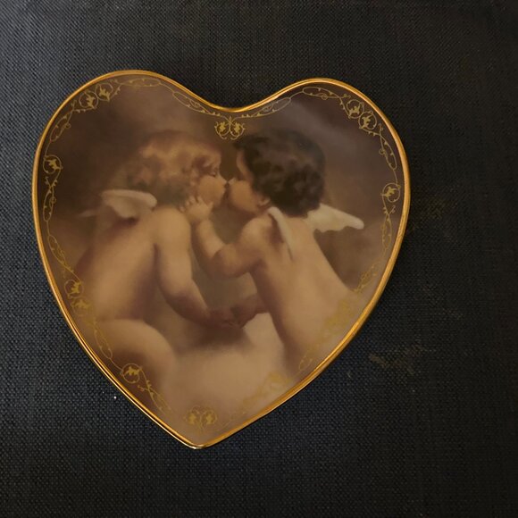 Love's Heavenly Messages Hart Shaped Cherub plates - Picture 3 of 6